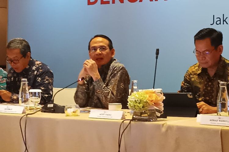 Kepala Eksekutif Pengawas Lembaga Pembiayaan, Perusahaan Modal Ventura, Lembaga Keuangan Mikro, dan Lembaga Jasa Keuangan Lainnya OJK, Agusman