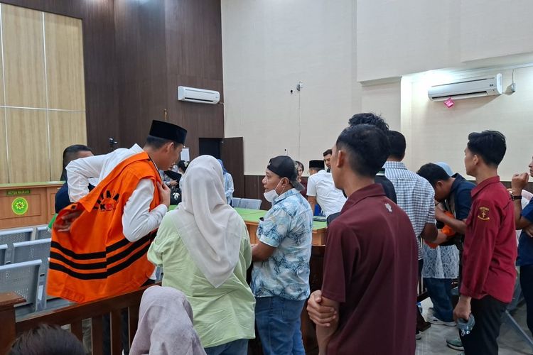 Tiga Kontraktor dalam OTT Eks Bupati Rejang Lebong Dipenjara 2 Tahun