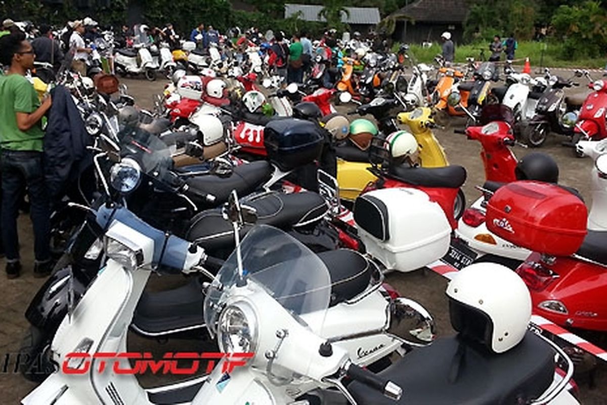 Vespa Weekender, digalakkan tiap minggu. Makin banyak yang datang, semakin banyak sumbang pohon.