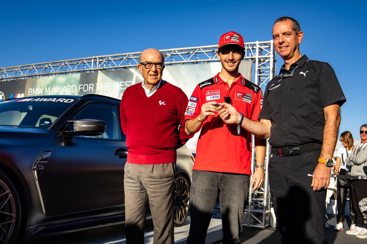 Francesco Bagnaia berhak bawa pulang BMW M3 Competititon Touring setelah jadi juara MotoGP 2022