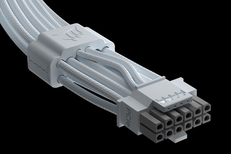Kabel Corsair ThermalProtect PCIe 5.1 600W warna putih.