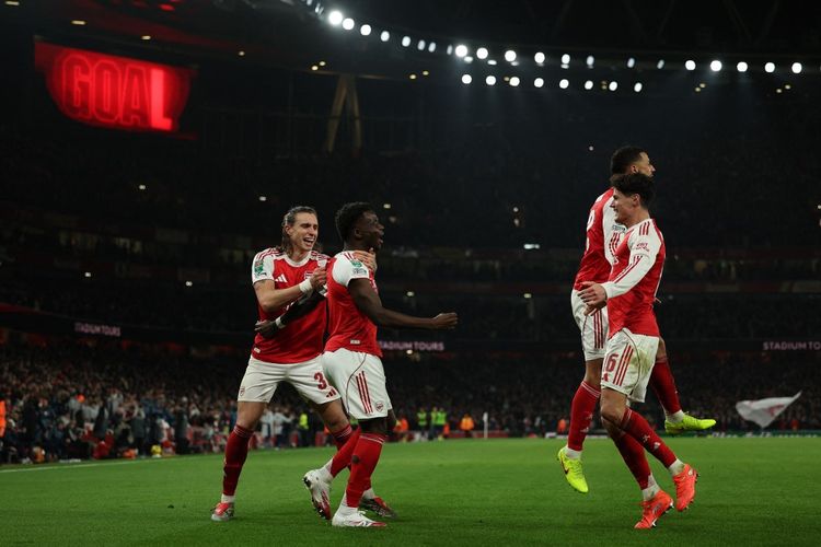 Para pemain Arsenal merayakan gol ke gawang Crystal Palace pada laga perempat final Piala Liga Inggris atau Carabao Cup di Stadion Emirates, London, pada Selasa (23/12/2025) atau Rabu dini hari WIB.