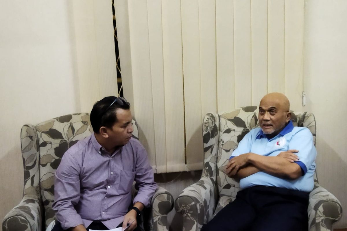 Direktur Utama PT Tata Insani Mukti (TIM) sekaligus Ketua Harian Konsorsium Swasta Mitra Penyelenggara Sea Games XIX 1997, Bambang Riyadi Soegama (kanan) buka suara terkait kisruh dana talangan Rp 35 miliar penyelenggaran Sea Games XIX yang ditagih Kementerian Keuangan.