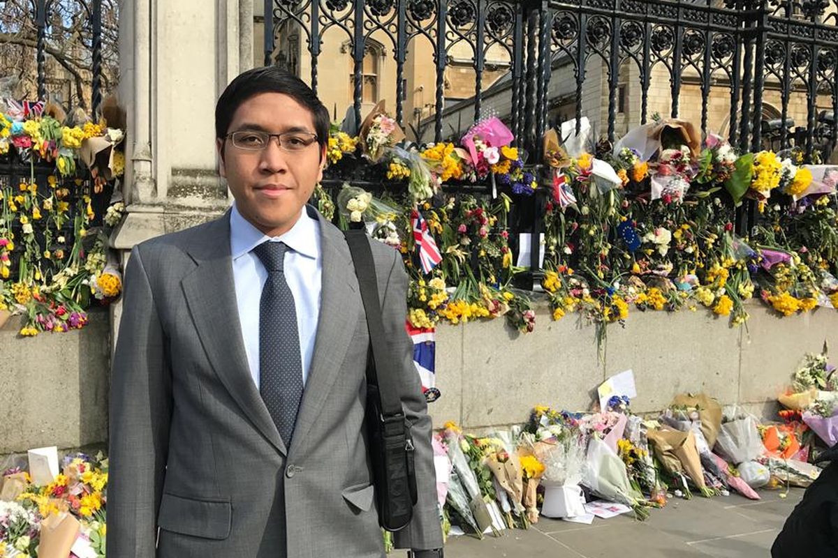 Alumnus Fakultas Kedokteran (FK) Universitas Airlangga (Unair) Satria Arief Prabowo dinobatkan menjadi Doktor Termuda di Indonesia.