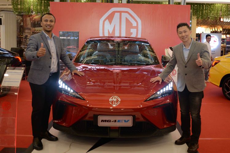 Mobil listrik MG4 EV diperkenalkan di Pekanbaru