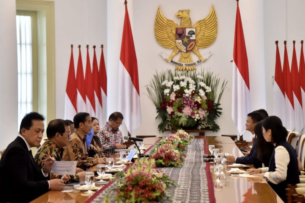 Bertemu Jack Ma, Jokowi Bercanda soal Aksinya Naik Sepeda Motor