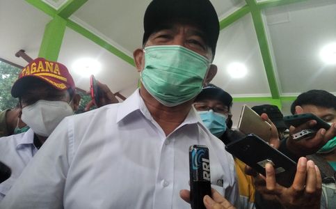 Indonesia Highlights: Indonesia to Evaluate Collective Leave Days due to Covid-19 | 89.2 Percent of Health Care Workers in Jakarta Receive First Covid-19 Vaccine Dose | Indonesian Soldier Killed in Gu