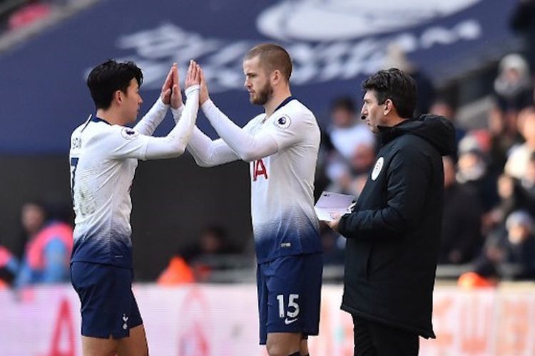 Eric Dier menyelamati Son Heung-min pada pertandingan Tottenham Hotspur vs Newcastle United di Stadion Wembley dalam lanjutan Liga Inggris, 2 Februari 2019. 