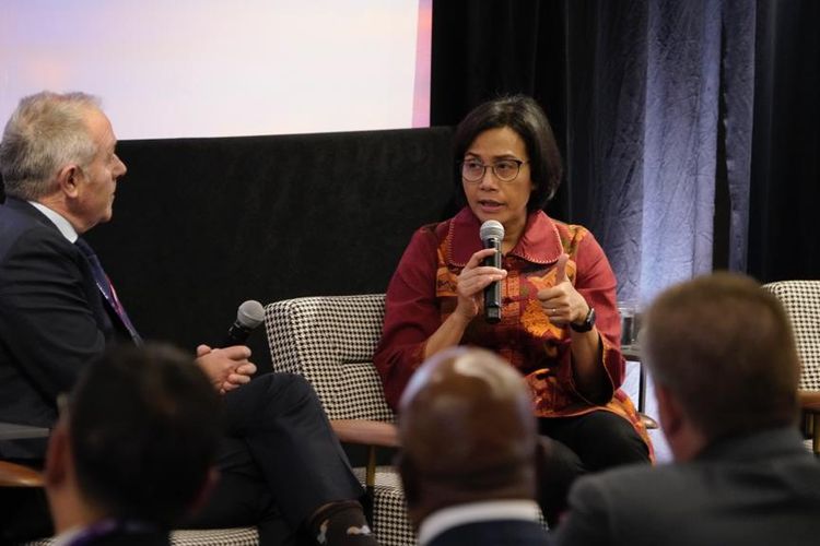  Menteri Keuangan Sri Mulyani Indrawati dalam sesi Keynote Dialogue rangkaian kegiatan Special Event Toward G20 Summit bertema 'Infrastructure Development Through Innovation and Collaborative Financing: Toward Greater Inclusivity and Productivity' di The Convene, Washington DC, Amerika Serikat. 