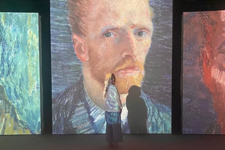 Spot foto di pameran Van Gogh Alive Jakarta.