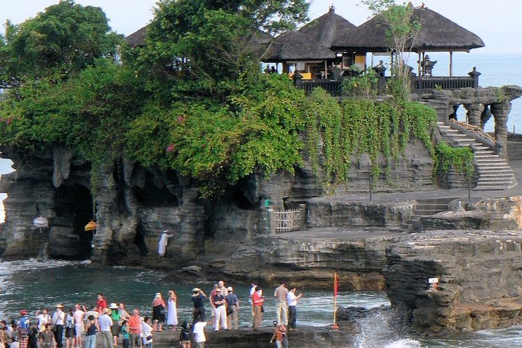 Since opening its doors to domestic travelers, Tanah Lot and Pandawa Beach have become the top favorite places to visit in Bali in the new normal.