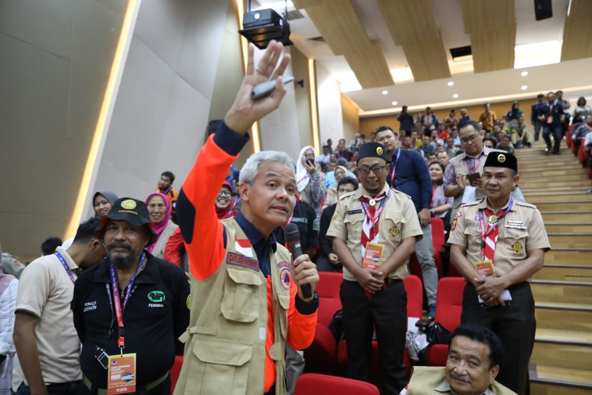 Gubernur Jawa Tengah Ganjar Pranowo, dianggap berhasil membangun sistem mitigasi sehingga membuat masyarakat aware terhadap bahaya bencana di lingkungannya.