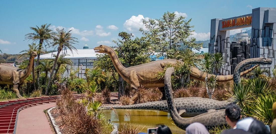 Jatim Park 3: Dino Park.