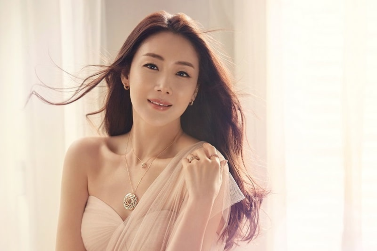 Akting Choi Ji Woo sebagai orang ketiga atau pelako di drama Korea Temptation sukses bikin yang menyaksikan kesal