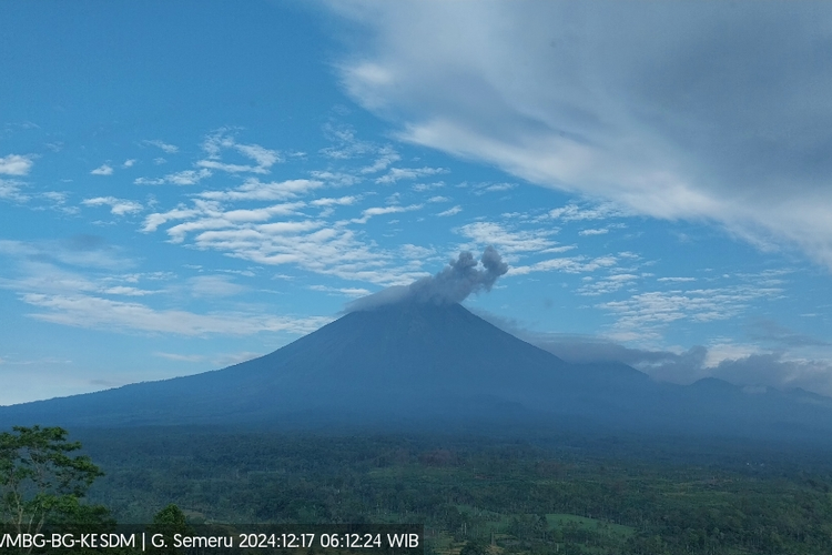 Status Gunung Semeru Level II, Usai Semburkan Abu 1.000 Meter