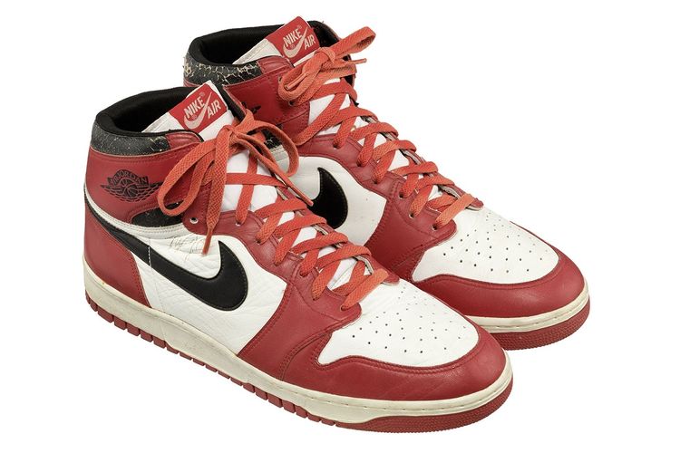 Air Jordan 1 yang dipakai Michael Jordan tahun 1986 di Milwaukee