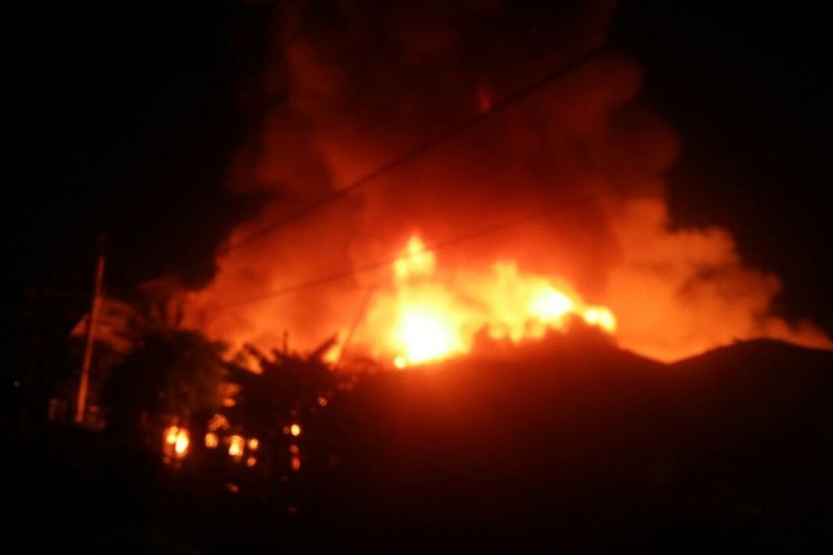 Kebakaran di pemukiman warga kawasan Taman Kota, Jakarta Barat pada Kamis (29/3/2018). (Dok. Damkar Jakarta Barat)