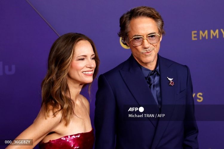 Robert Downey Jr Sebut Nasib Sherlock Holmes 3 Ada di Tangan Istrinya