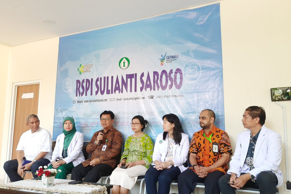 Konferensi pers di RSPI Sulianti Saroso, Jakarta Utara, Jumat (13/3/2020).