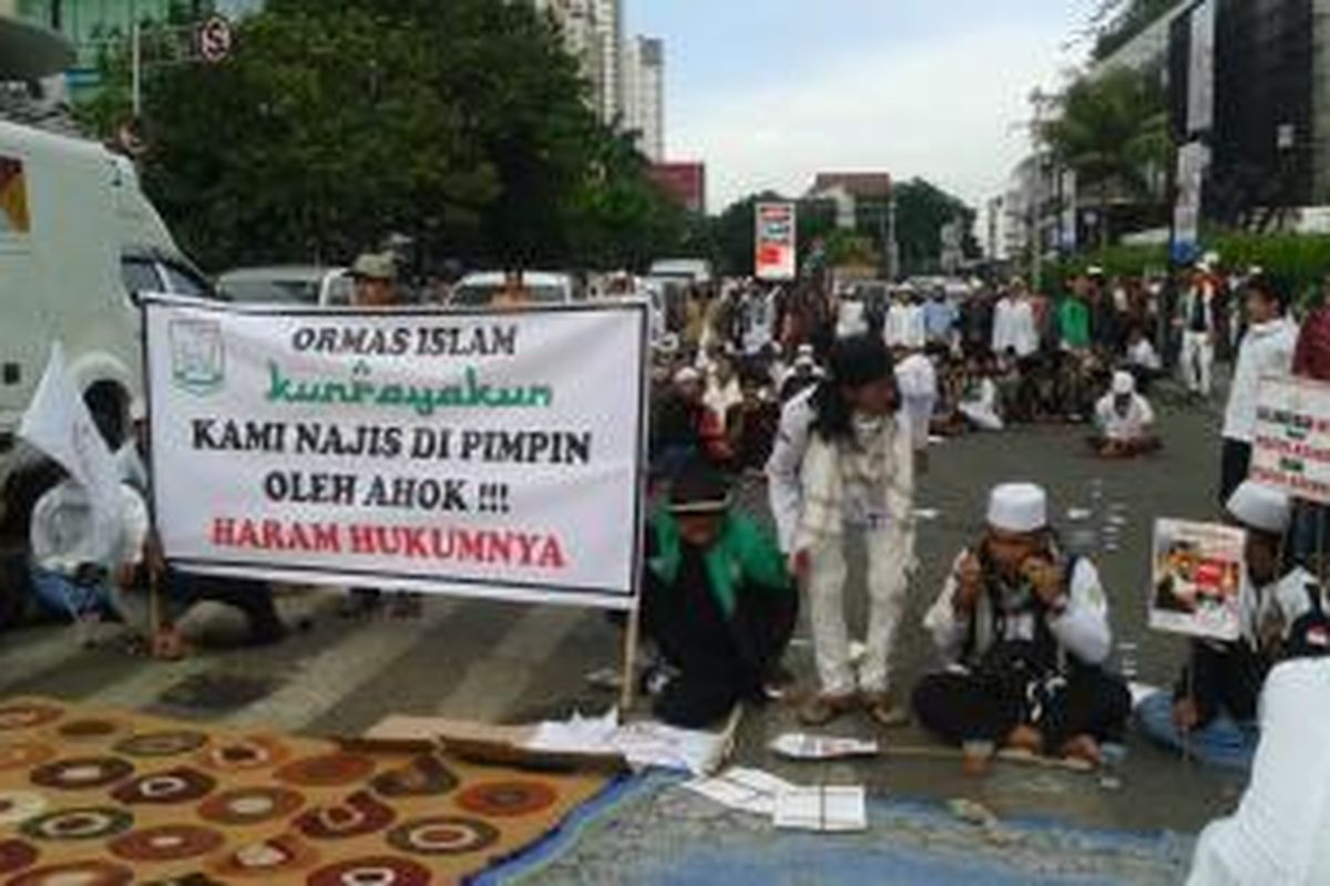 Gerakan Masyarakat Jakarta menolak Basuki Tjahaja Purnama sebagai Gubernur DKI Jakarta.