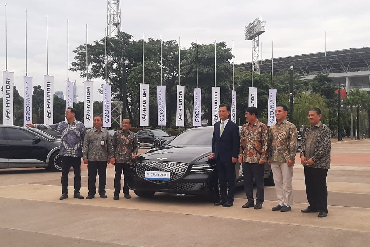 Handover Ceremony Genesis G80 dan Hyundai Ioniq 5 untuk KTT G20 di Jakarta, Rabu (25/10/2022).