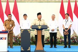 Prabowo Tantang Menhub-KAI Mulai Proyek Rel Trans Sumatera