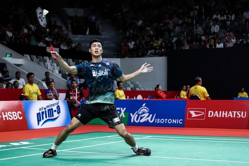 Hasil French Open: Dikalahkan Kento Momota, Shesar Hiren Tersingkir