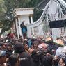 Demo Tolak Proyek Geotermal TNGGP Ricuh, Massa Jebol Gerbang Pendopo Bupati Cianjur