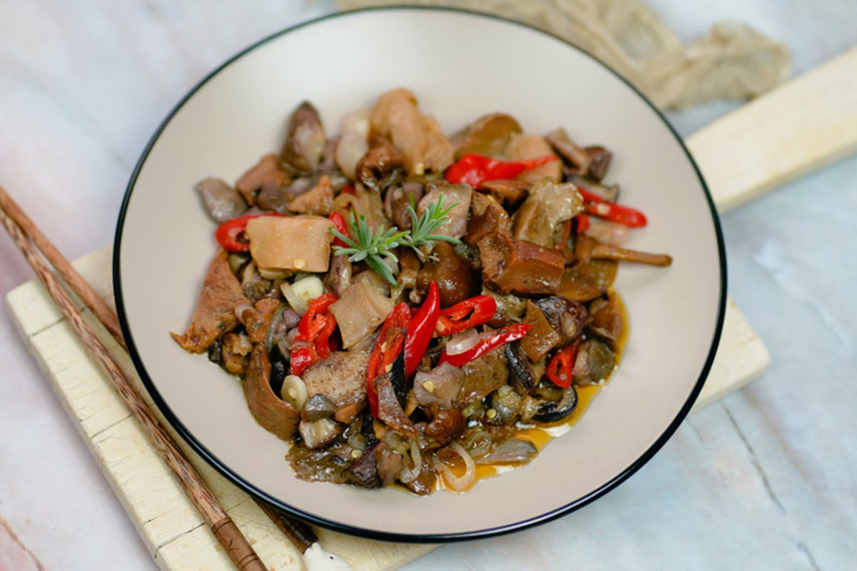 Oseng jamur pedas. 