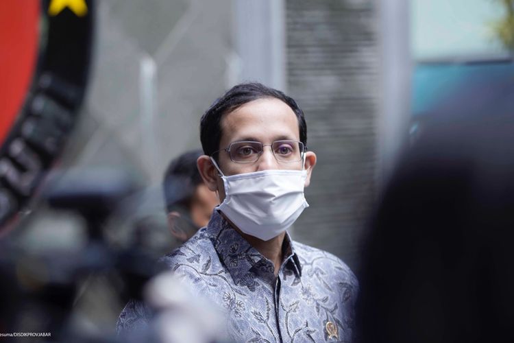 Menteri Pendidikan dan Kebudayaan (Mendikbud) Nadiem Makarim saat meninjau persiapan SMAN 4 Kota Sukabumi untuk pembelajaran tatap muka di Sekolah, Rabu (08/07/2020).