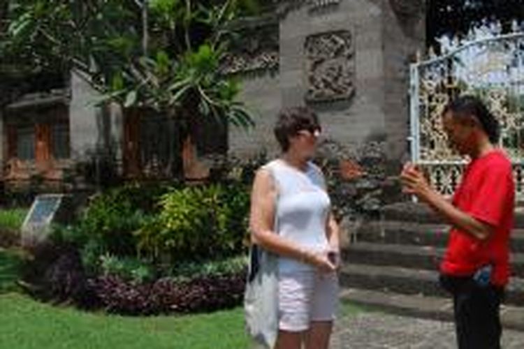 Wisatawan berkunjung ke Museum Bali, di Denpasar.