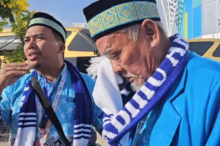 Tangis Jemaah Haji Saat Tiba di Madinah, Terharu Akhirnya Berhaji