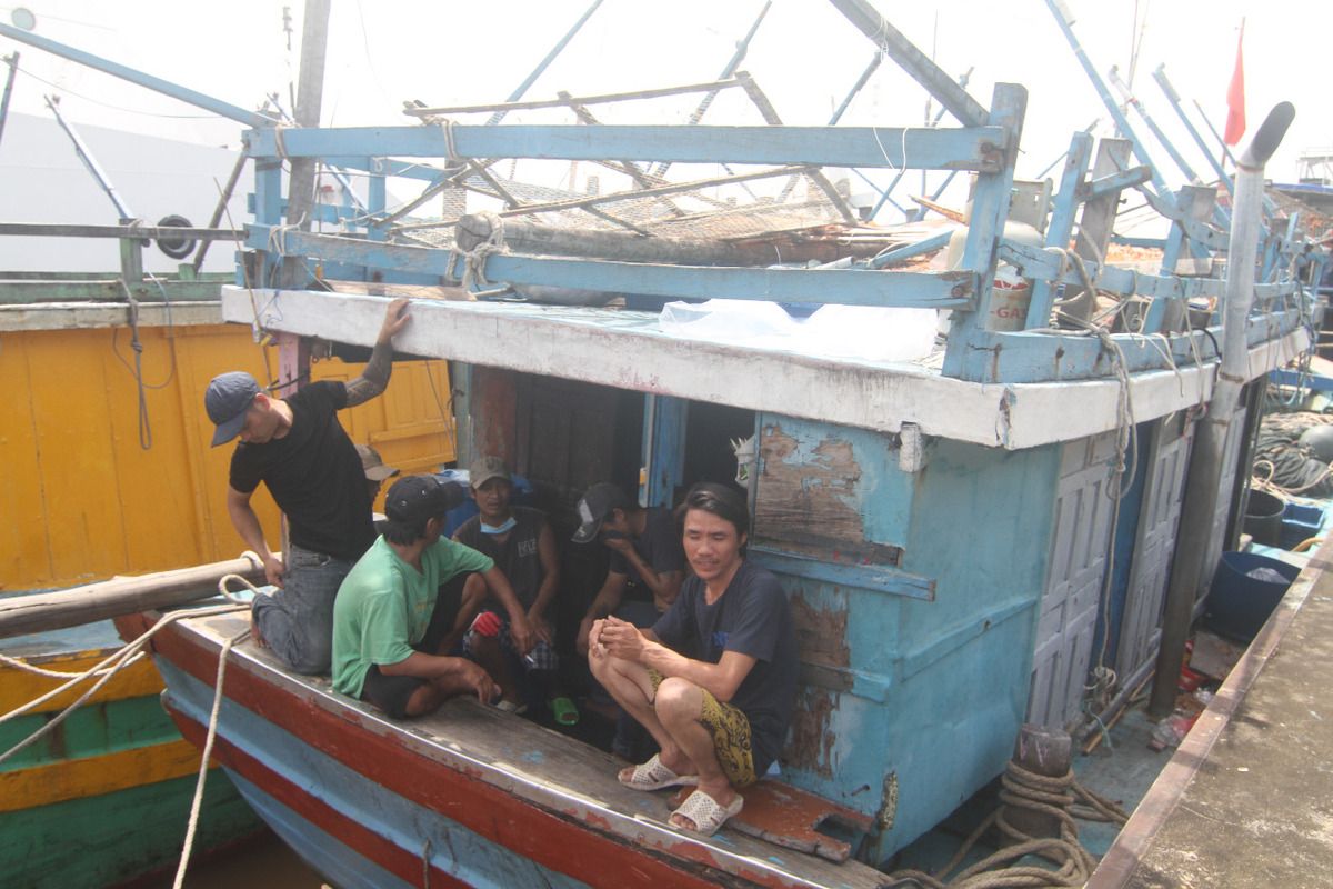Direktorat Jenderal Pengawasan Sumber Daya Kelautan dan Perikanan, Kementerian Kelautan dan Perikanan (KKP) menangkap 5 kapal ikan asing Ilegal berbendera Vietnam di Laut Natuna Utara, Kepulauan Riau.