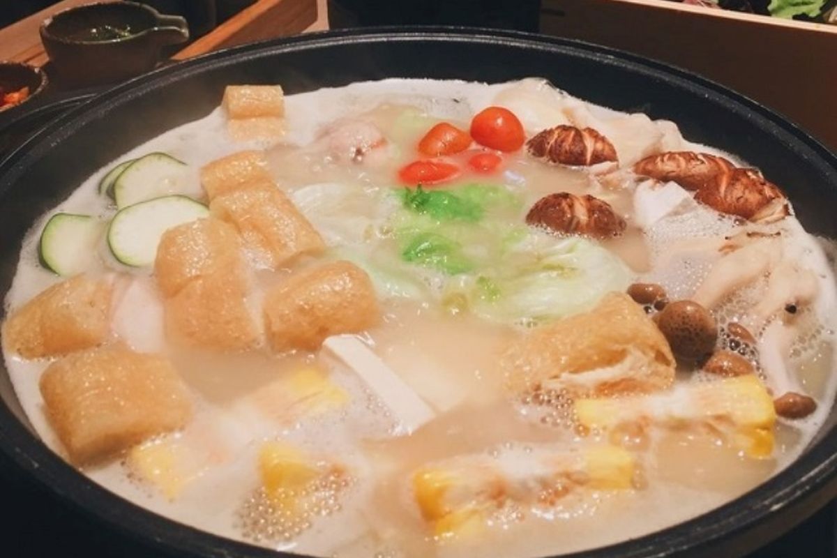 Bijin nabe merupakan sup yang menggunakan kolagen dan disajikan dalam hotpot.