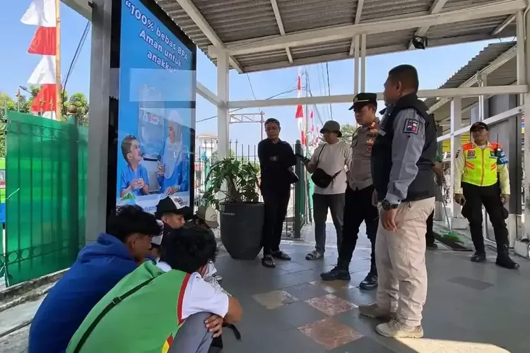 Hendak Ikut Demo 27 Agustus di Jakarta, 5 Pelajar Asal Sukabumi Diamankan di Stasiun Bogor