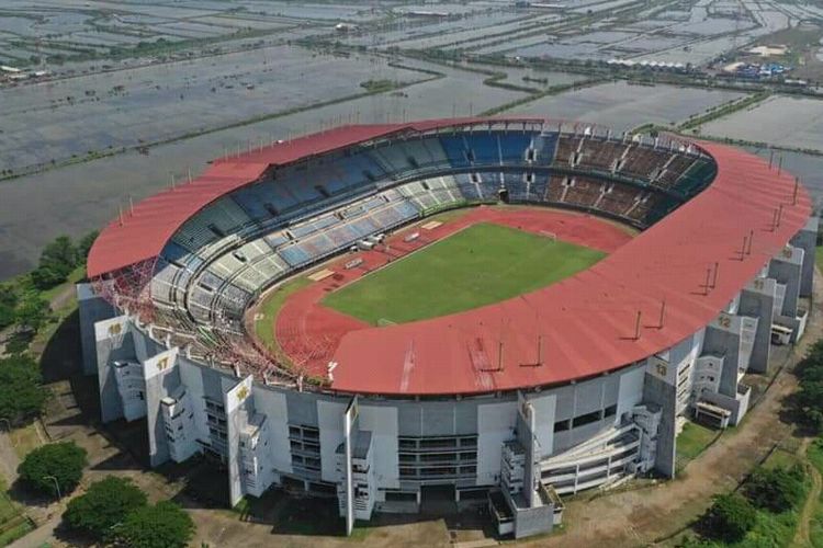 Stadion Gelora Bung Tomo (Stadion GBT), Surabaya. 