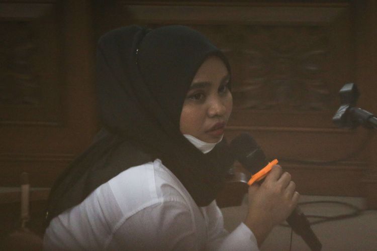 Susi, asisten rumah tangga Ferdy Sambo memberikan keterangan saat menjadi saksi sidang dengan terdakwa kasus pembunuhan berencana Nofriansyah Yosua Hutabarat (Brigadir J), Bharada Richard Eliezer Pudihang Lumiu (Bharada E) di Pengadilan Negeri Jakarta Selatan, Senin (31/10/2022).