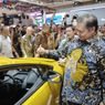 Airlangga Hartarto Kasih Jempol buat Toyota Prius Kuning