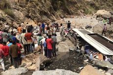 44 Orang Tewas akibat Bus Terjun ke Sungai di India