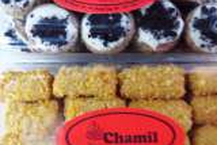 Cheese Nuggets Cookies dan Oreo Almond Drop Cookies dari Chamil Cake Boutique di Medan, Sumatera Utara yang dikelola Elisa Farah Pane.