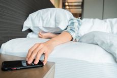 Apakah Efek jika Bangun Tidur Sebelum Alarm Berbunyi?