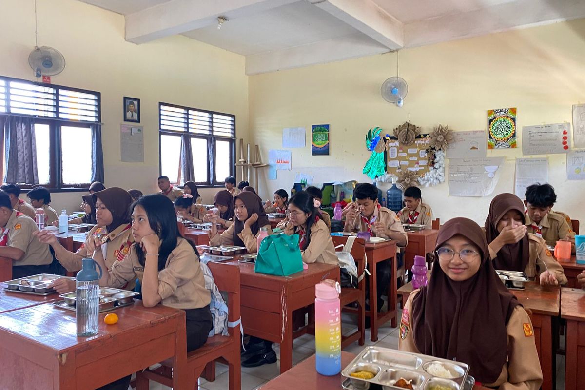 Cerita Siswa Makan Bergizi Gratis di Semarang, Lebih Hemat dan Bisa Nabung