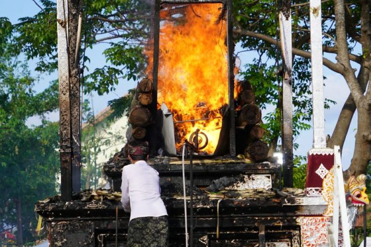 Upacara ngaben berasal dari daerah