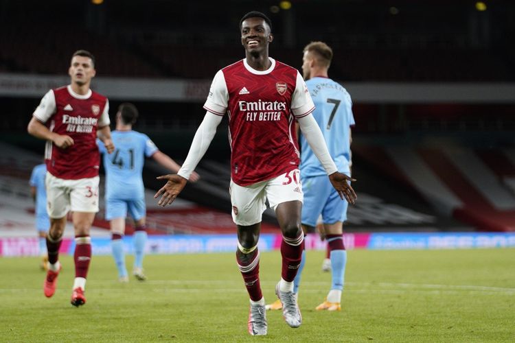 Penyerang Arsenal Eddie Nketian merayak golnya ke gawang West Ham United pada laga lanjutan pekan kedua Liga Inggris 2020-2021 di Stadion Emirates, Sabry (19/9/2020) atau Minggu dini hari WIB. 