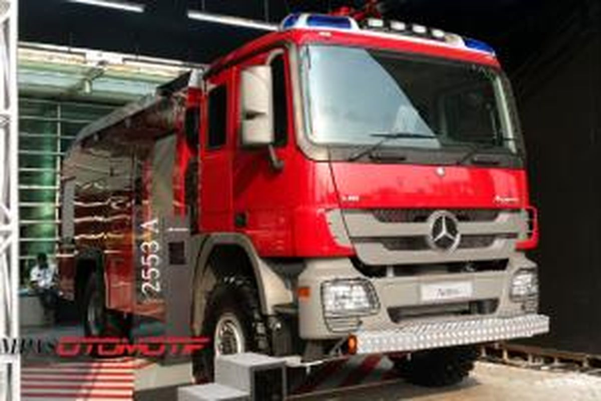 Salah satu varian Mercedes-Benz Actros untuk pemadam kebakaran.