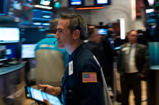 Jelang Libur Thanksgiving, Wall Street Berakhir di Zona Hijau