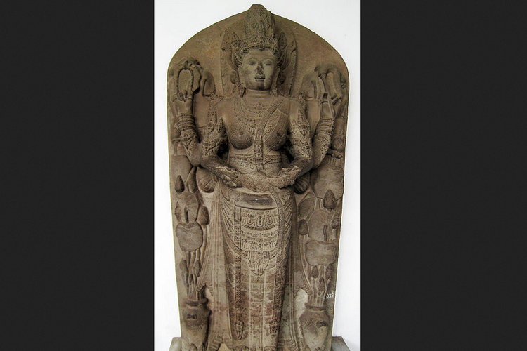 Arca Dewi Parwati sebagai perwujudan Tribhuwana Tunggadewi, penguasa ketiga Kerajaan Majapahit.