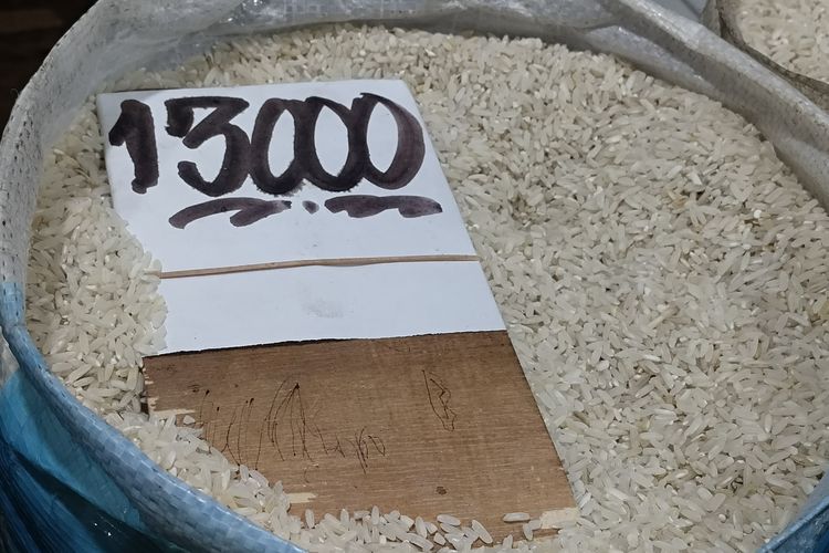 Pedagang: Banyak Warga Medan Hanya Mampu Beli Beras SPHP Eceran
