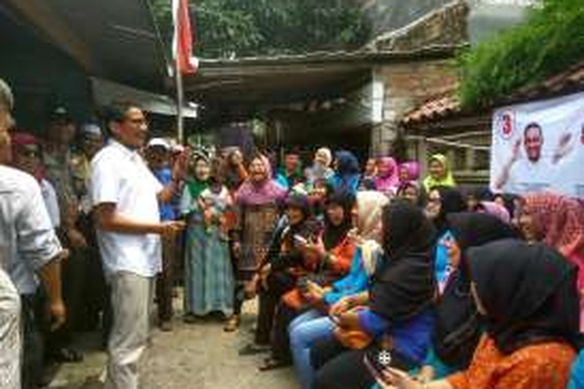Calon wakil gubernur DKI Jakarta Sandiaga Uno, Jumat siang (4/11/2016) berkampanye di Jalan Anggur I Dalam, Cipete Selatan, Jakarta Selatan.
