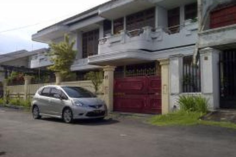 Rumah mertua Helmi di Kota Malang, Jawa Timur, yang ditempati Helmi, yang diduga penyandang dana pemberangkatan anggota ISIS dari Jawa Timur. Rabu (25/3/2015).